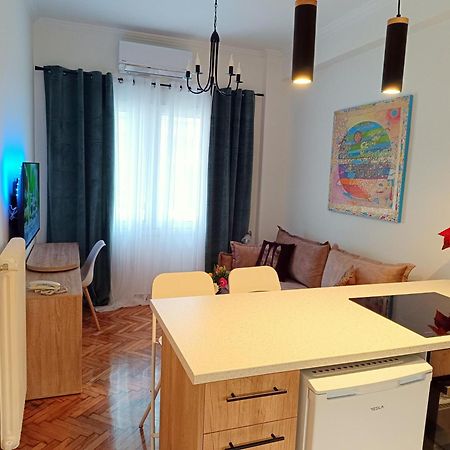 Golden Apartment In Victoria เอเธนส์ ภายนอก รูปภาพ